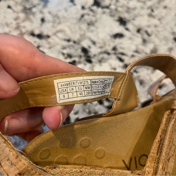Vionic Amber Orthoheel strappy sandals womans size 9. EU 39 - Picture 9 of 9